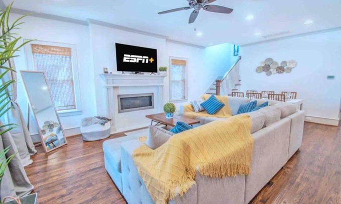 Greenland Hills Casa | Luxury Executive Home - 300 yds from Katy Trail