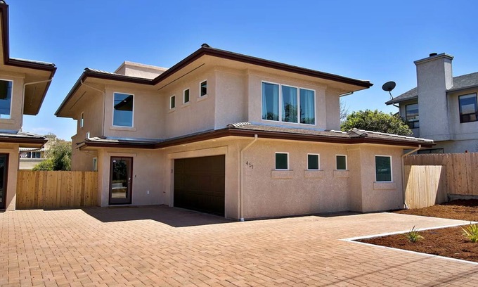 Grover Beach Casa | Luxury Family Beach House w/ Rooftop Retreat! 0.7 miles to Oceano Dunes entrance
