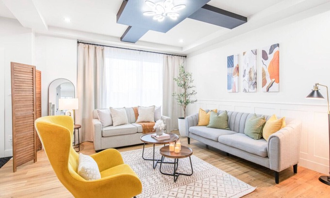 Beaumont Casa | Luxury Family Home | Sleeps 10 | King Bed