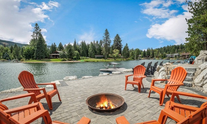 Sagle Casa | Luxury Family Waterfront Home | Dock + SUP/Kayak