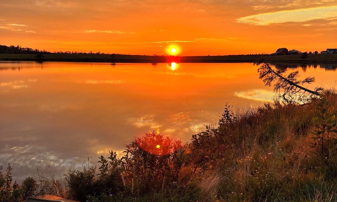 Halifax County Cabaña | Luxury Farmstaycation - The Moose River Cottage at Lindsay Lake Farms