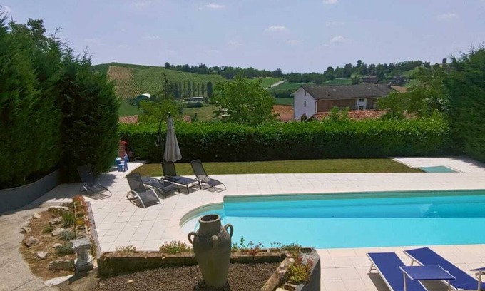 Murisengo Casa | Luxury farmhouse Casa Barbera with swimming pool with view of Monferrato hills