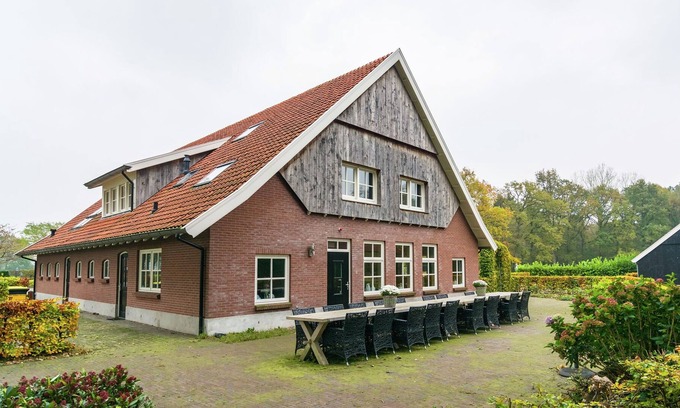 Denekamp Casa | Luxury Farmhouse near Forest in Dinkelland