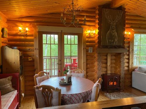 Norwich Casa | Luxury Fishing Lodge - FatRascals Retreat