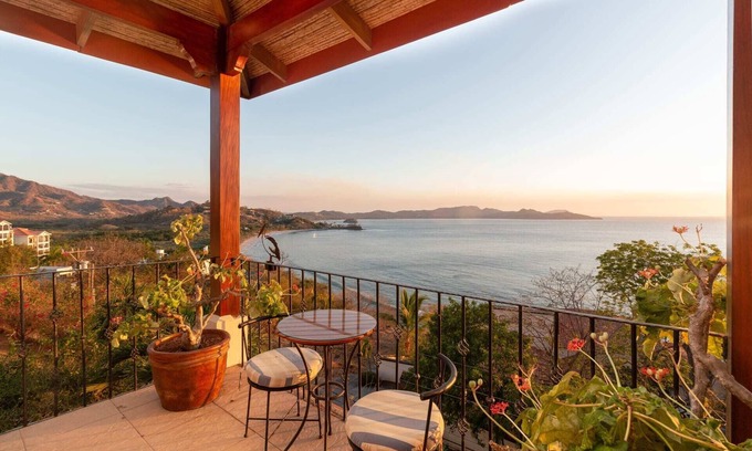 Playa Flamingo Casa | Luxury Flamingo villa with outdoor bar - pool and magnificent views