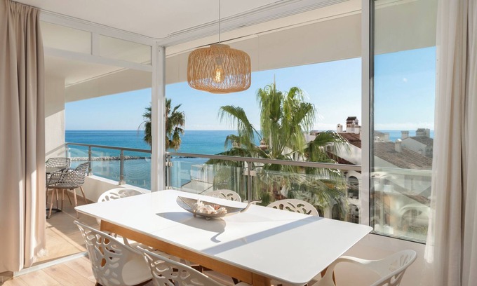 Benalmadena Costa Apartamento | Luxury Frontline beach apartment