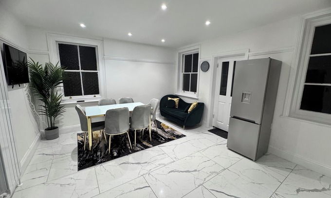 Ashburton Apartamento | Luxury Furnished 2-king sizes bedroom Flat