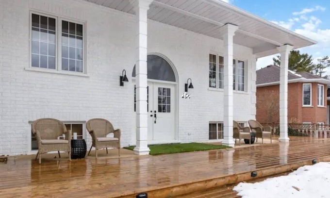 Wasaga Beach Casa | Luxury Furnished Home Near Collingwood For Rent