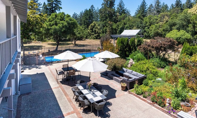 Bonny Doon Casa | Luxury Garden Villa, in Bonny Doon, with hot tub and game room