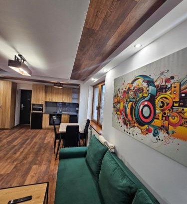 Radom Apartamento | LUXURY GREEN APARTMENT by Marta