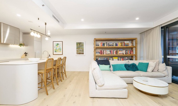 Griffith Apartamento | Luxury Griffith Retreat steps from Iconic Manuka