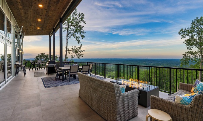 Sevierville Casa | Luxury Group Retreat + Indoor Pool, Arcade & 56-Mile Views | Grand Vista Retreat