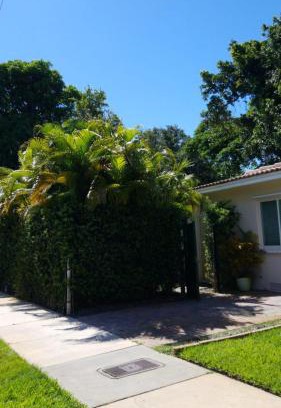 Flagami Casa | LUXURY Guayabita's House