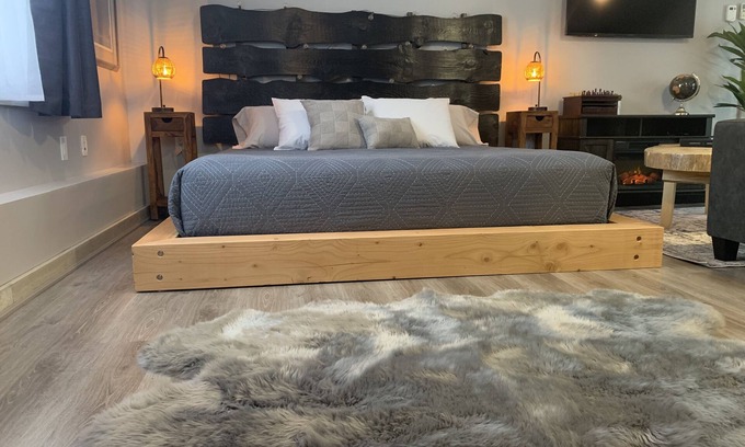 Oro-Medonte Casa | Luxury Guest House With Private Hot Tub and Trails