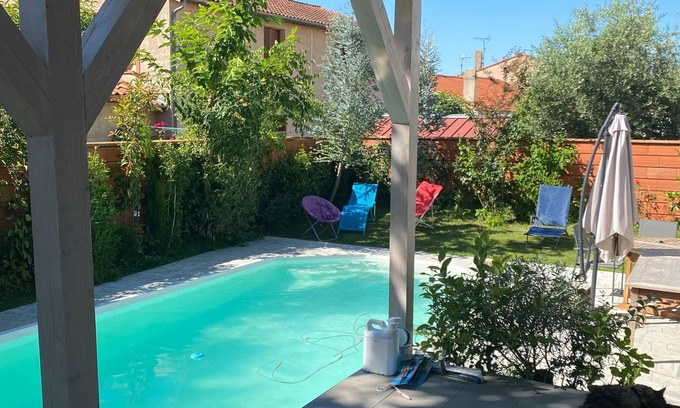 Cugnaux Casa | Habitación de lujo, ducha, wc, terraza, piscina privada climatizada y bicicleta acuática