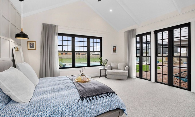 Bellbrae Casa | Luxury Hamptons Estate with a swimming pool