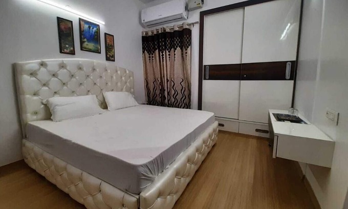 New Delhi Apartamento | Luxury High Rise 3 BR Apt (171) in West Delhi