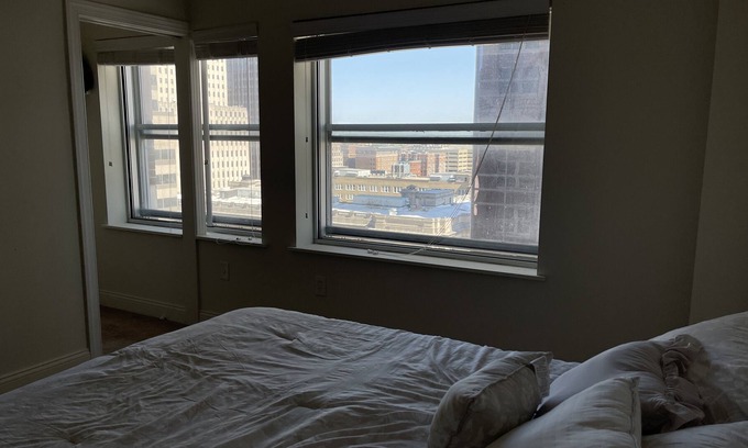 Market East District Apartamento | Luxury High rise Apartment