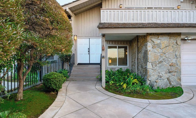 Hacienda Heights Casa | Luxury Hilltop Designer House w Pool Great View