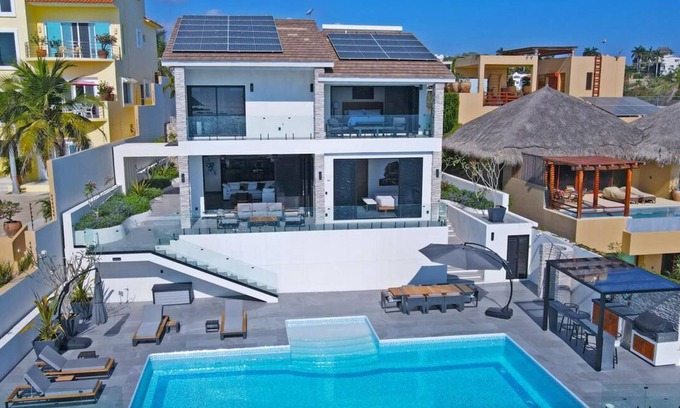 Santa Maria Huatulco Casa | Casa de lujo en renta con vista panorámica al mar en Bahías de Huatulco, México