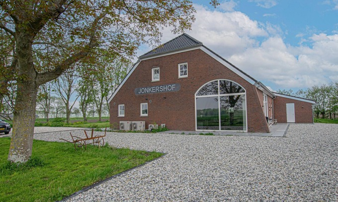 Lage Zwaluwe Casa | luxury holiday home with en-suite rooms