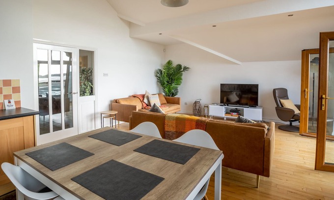 Newcastle Apartamento | Luxury Holiday Home on Newcastle Bay