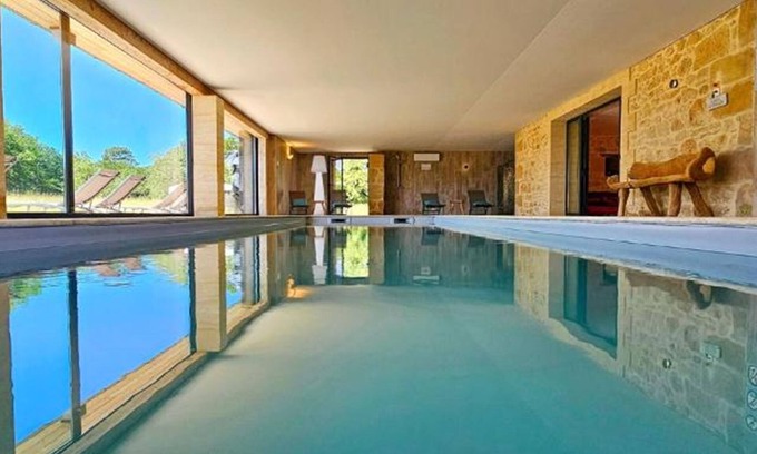 Grolejac Casa | Luxury holiday home with an indoor pool and spa