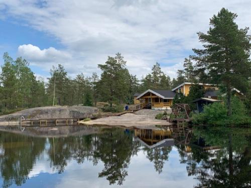 Vehmaa Casa | Luxury Holiday Home with Private Lake
