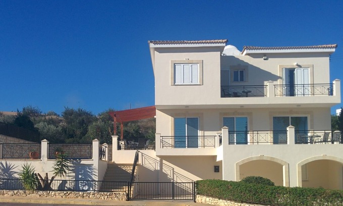 Neo Chorio Villa | Villa de lujo con piscina privada, gimnasio, Wi-Fi & Lovely mar y montaña