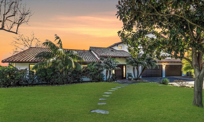Goleta Casa | Luxury Home Atop the Hills