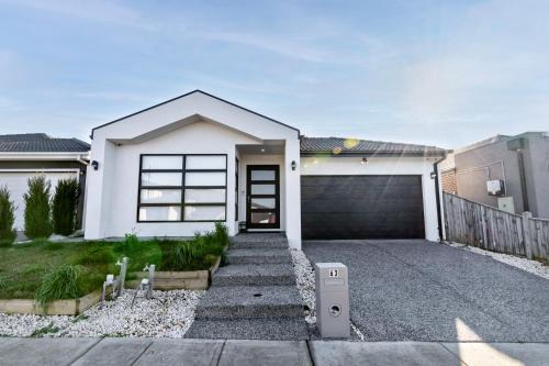 Mickleham Casa | Luxury home away from home