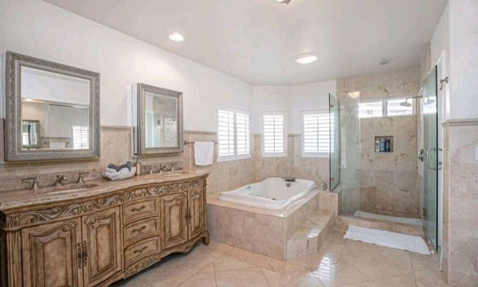 Lincoln Acres Casa | Luxury Home, centrally located to all of San Diego's attractions.