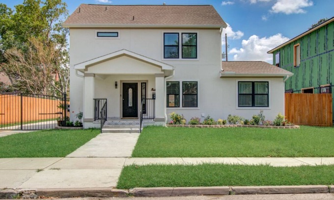 Riverside Terrace Casa | Luxury Home in downtown Houston area