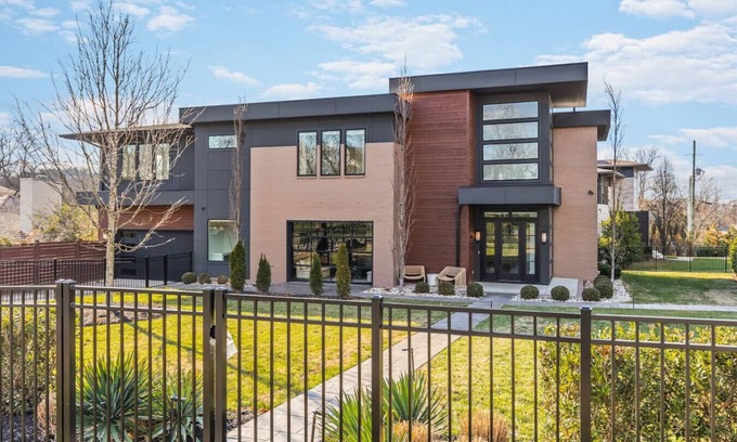 Green Hills Casa | Luxury Home in Green Hills w/ Garage, Walk to Park