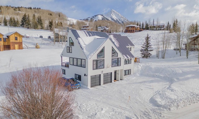 Crested Butte Casa | Luxury Home in Mt. Crested Butte, Stunning Mountain Views, Hot Tub