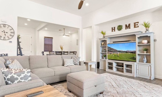 Litchfield Park Casa | Luxury Home in Litchfield Park w/Free Pool Heating
