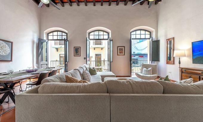 Old San Juan Apartamento | Luxury Home~ King Beds, Prime Location, 3 Balconies, Fast WiFI, AC in Every Room