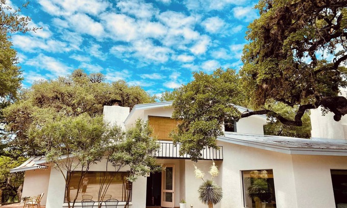Leakey Casa | Luxury Home on 100 acre Secluded Ranch, Waterfront, Little Frio Creek