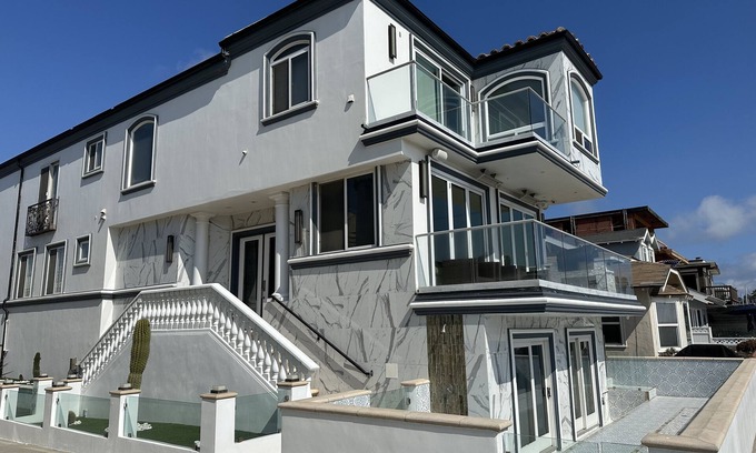 South Redondo Casa | Luxury home on Hermosa Beach