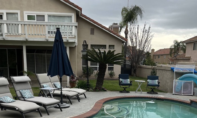 Corona Casa | Luxury home Pool Spa BBQ Island 4Bd 3bath