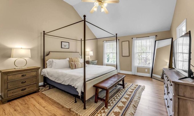 Kernersville Casa | Luxury Home! Sleep Up To 12! Close to everything!