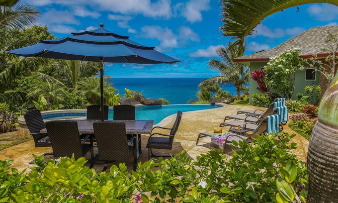 Princeville Casa | Casa de lujo con espectaculares vistas de 180 grados de aguas blancas y piscina de borde infinito
