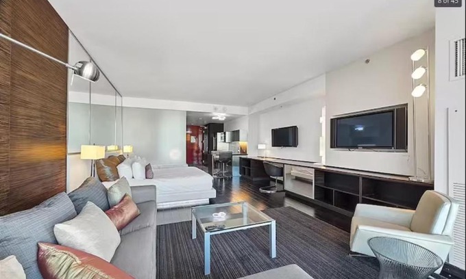 Las Vegas Apartamento | Luxury Hotel Suite With Private Strip View Balcony