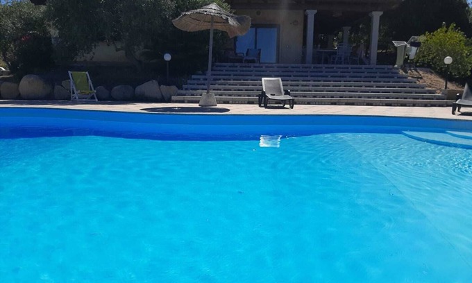 Tergu Villa | Casa de lujo con piscina privada y pista de tenis. Vista al mar