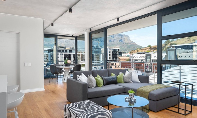Cape Town City Centre Apartamento | Luxury in De Waterkant: Panoramic Mountain Views