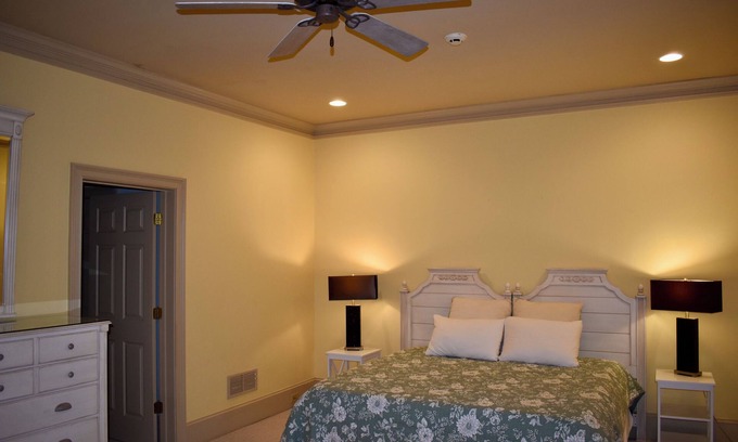 Newnan Casa | Luxury In-Law Suite at Stunning Executive Home Newnan- Private Entrance
