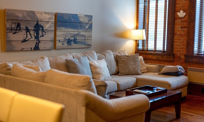 East Kootenay Condominio | Lujo en el corazón de Fernie. Pregunte por nuestros especiales de noche gratis.
