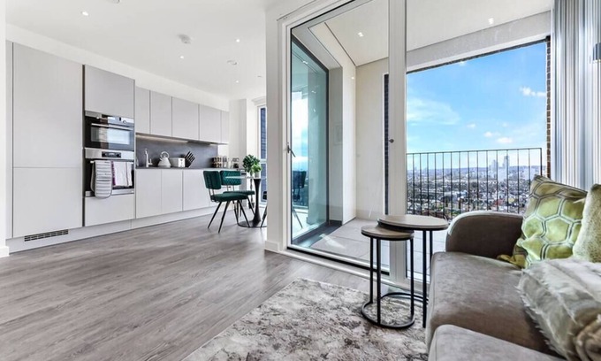 Springfield Condominio | Luxury in the Sky Stunning Views, Elegant Style