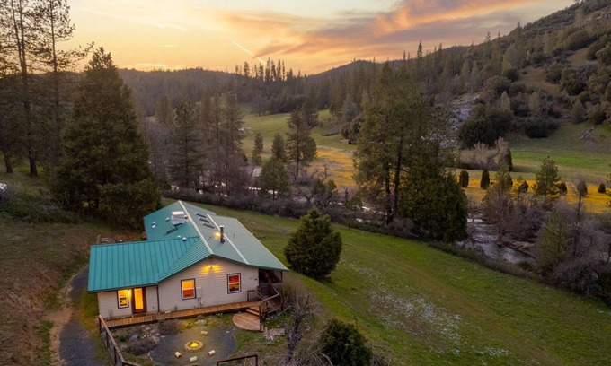 Coulterville Cabina | Luxury in the Wilderness, 45mins to Yosemite