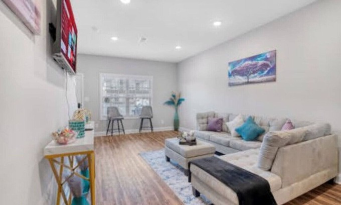 Clarksville Condominio | Luxury keyless free WiFi exit 11